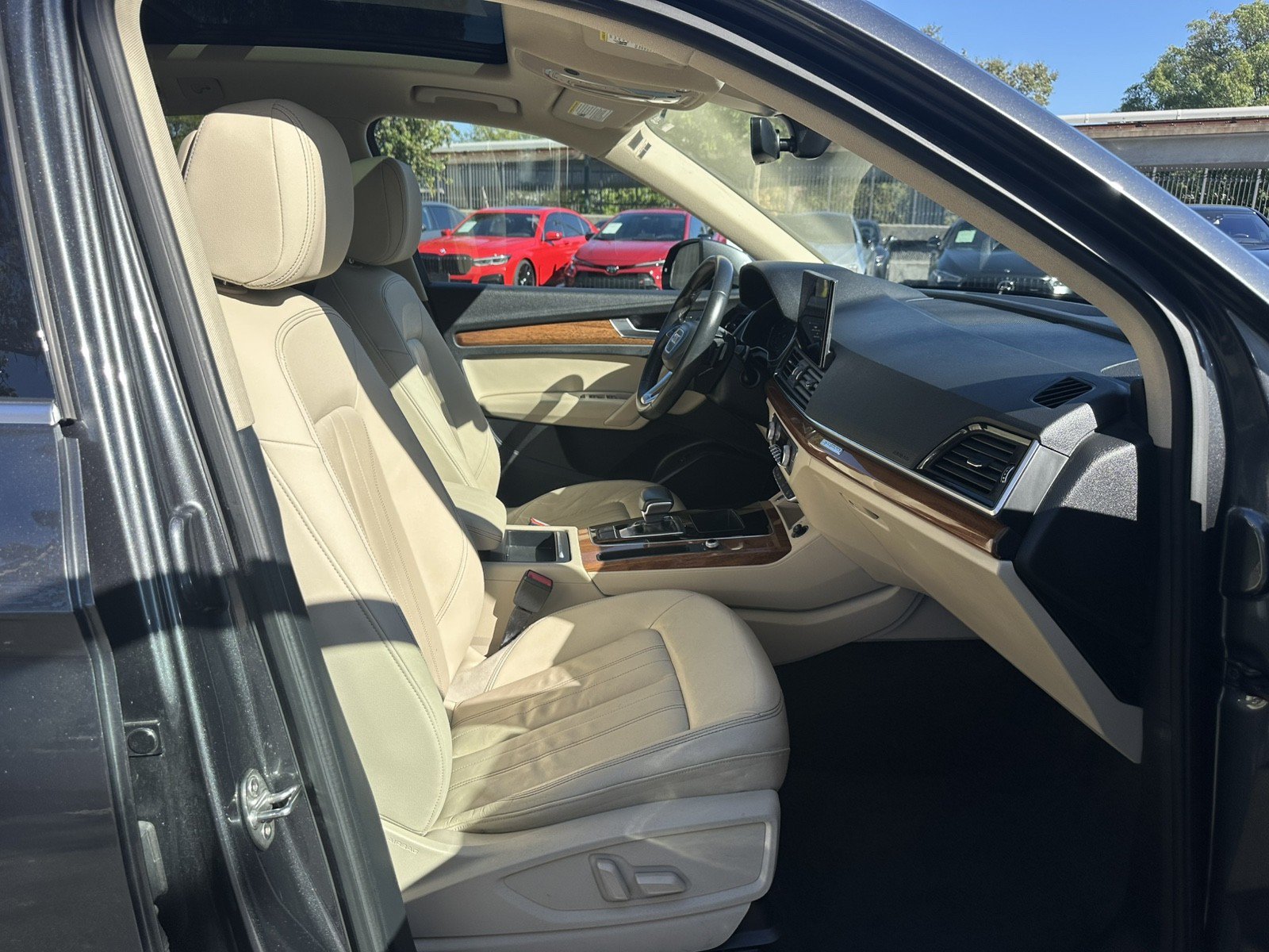 Used 2022 Audi Q5 2.0T Premium w/ Convenience Package AWD/4WD image 20