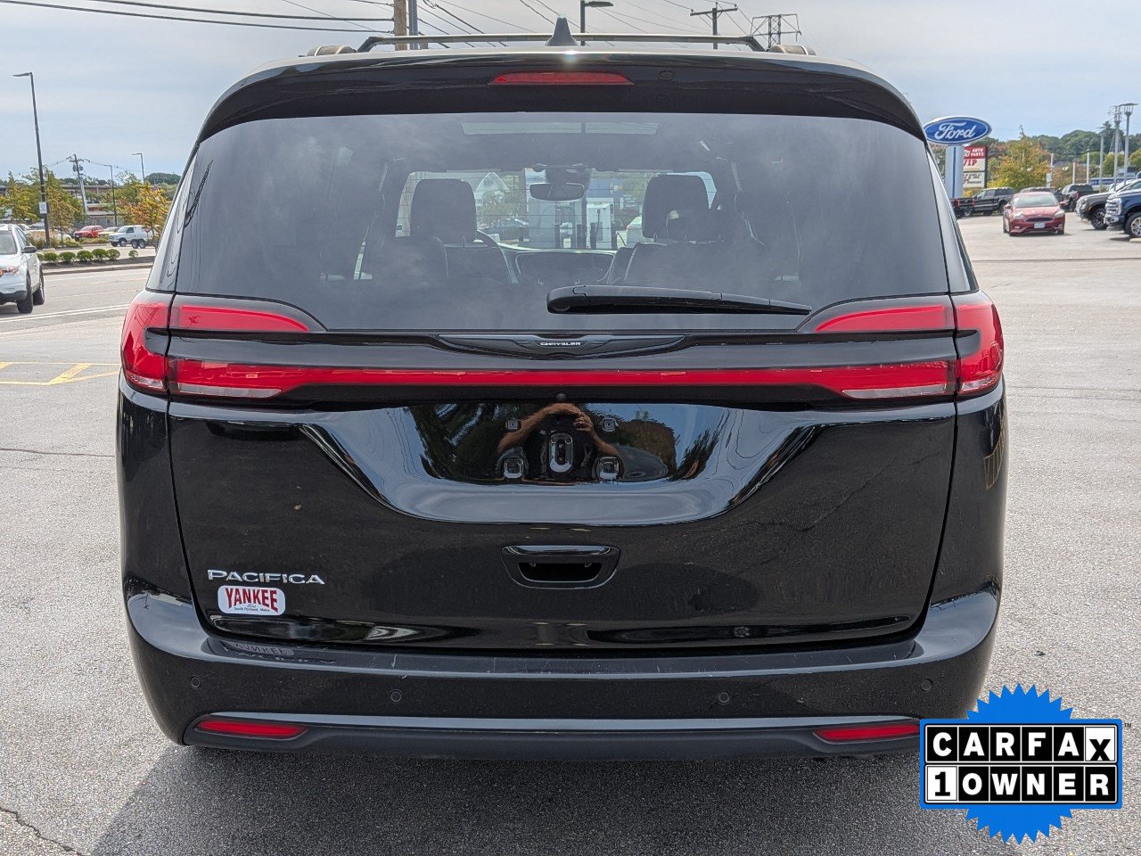 Used 2025 Chrysler Pacifica Limited FWD image 5