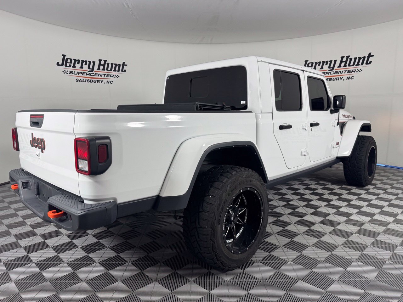 Used 2023 Jeep Gladiator Mojave w/ Cold Weather Group AWD/4WD image 7