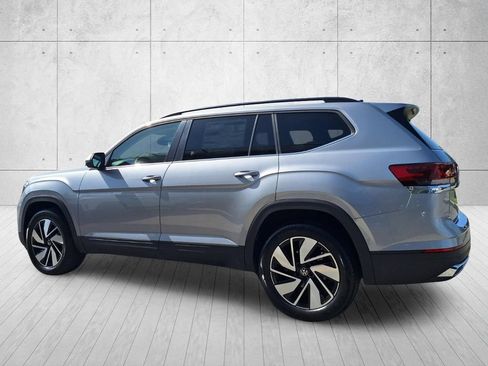 Used 2026 Volkswagen Atlas SE FWD image 7