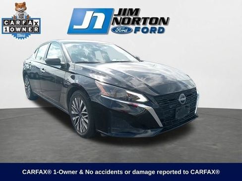 Used 2025 Nissan Altima 2.5 SV image 1