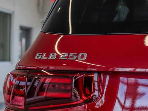 Used 2026 Mercedes-Benz GLB 250 4MATIC image 22