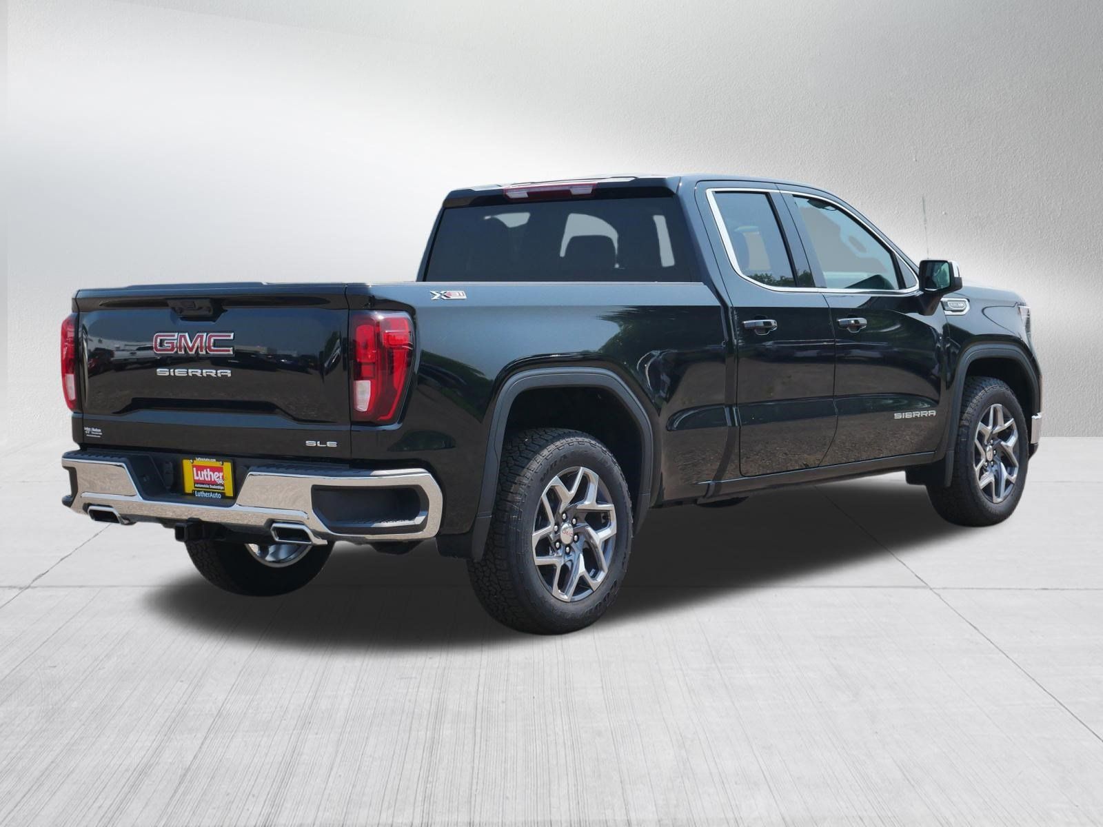New 2026 GMC Sierra 1500 SLE w/ X31 Off-Road Package AWD/4WD image 5