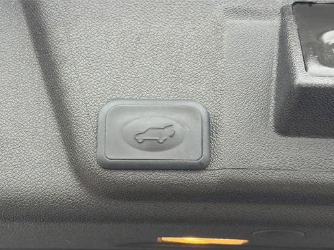 Used 2017 Buick Enclave Leather AWD/4WD image 42