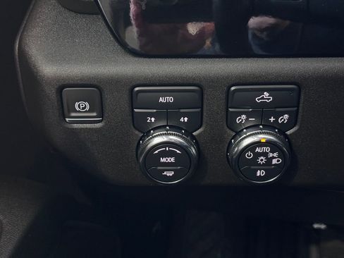 Certified 2024 GMC Sierra 1500 Elevation image 23