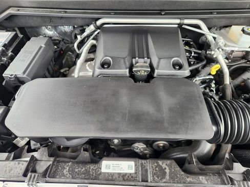 Used 2025 Chevrolet Colorado ZR2 w/ Technology Package AWD/4WD image 29