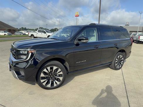 Used 2025 Ford Expedition Platinum w/ Driver's Package AWD/4WD image 1