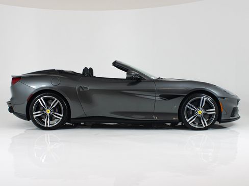Certified 2023 Ferrari Portofino M RWD image 14