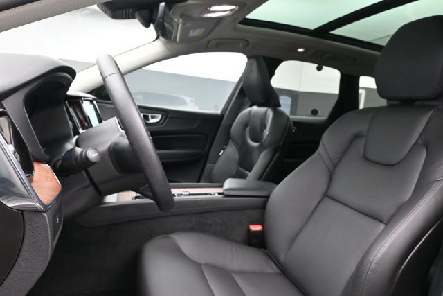 Used 2024 Volvo XC60 B5 Plus w/ Protection Package Premier AWD/4WD image 10