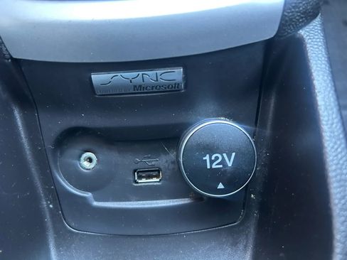 Used 2015 Ford Fiesta SE FWD image 12