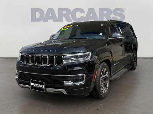 Used 2024 Jeep Wagoneer L Series III w/ Flexible Seating Group AWD/4WD image 3