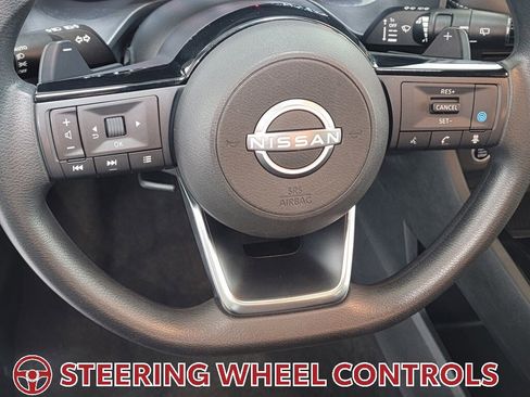 Used 2023 Nissan Rogue SV image 16