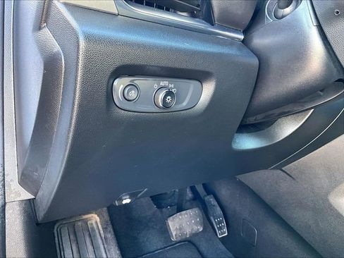 Used 2023 Chevrolet Traverse LT w/ Midnight/Sport Edition image 31