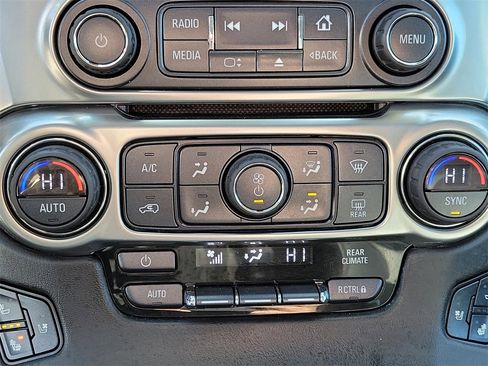 Used 2017 Chevrolet Suburban Premier image 31