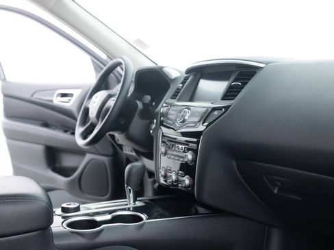 Used 2018 Nissan Pathfinder S image 27