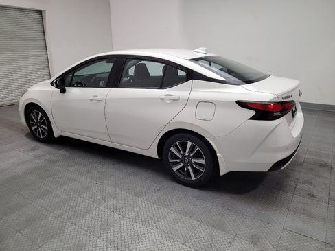 Used 2020 Nissan Versa SV FWD image 3