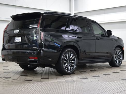 Used 2024 Cadillac Escalade Sport Platinum w/ Heavy-Duty Trailer Package AWD/4WD image 8