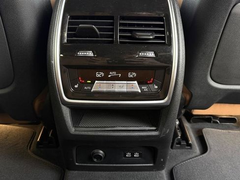 Used 2024 BMW X7 xDrive40i AWD/4WD image 43
