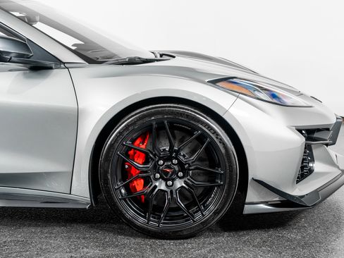 Used 2023 Chevrolet Corvette Z06 image 6