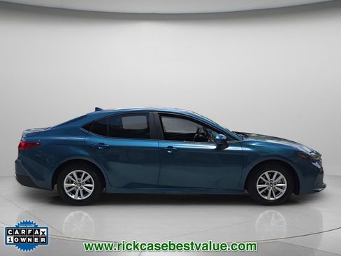 Used 2025 Toyota Camry LE FWD image 4