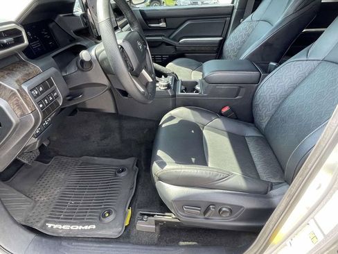 Used 2024 Toyota Tacoma Limited w/ Limited Package (LT) AWD/4WD image 12