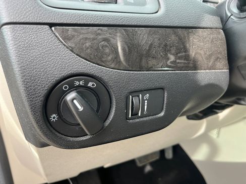 Used 2016 Dodge Grand Caravan American Value Package image 15