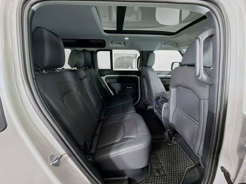 Used 2026 Land Rover Defender 110 S image 27