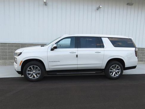 New 2025 Chevrolet Suburban Premier w/ Sun And Tow Package image 9