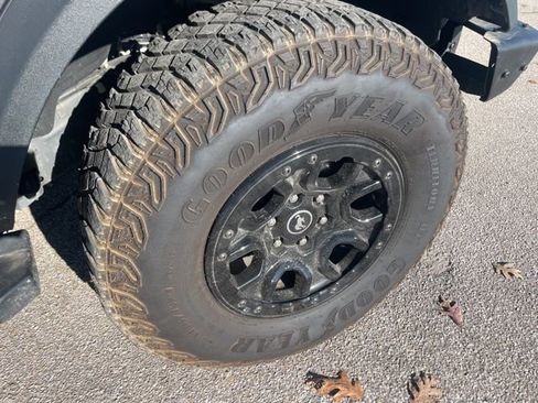 Used 2023 Ford Bronco Wildtrak image 9