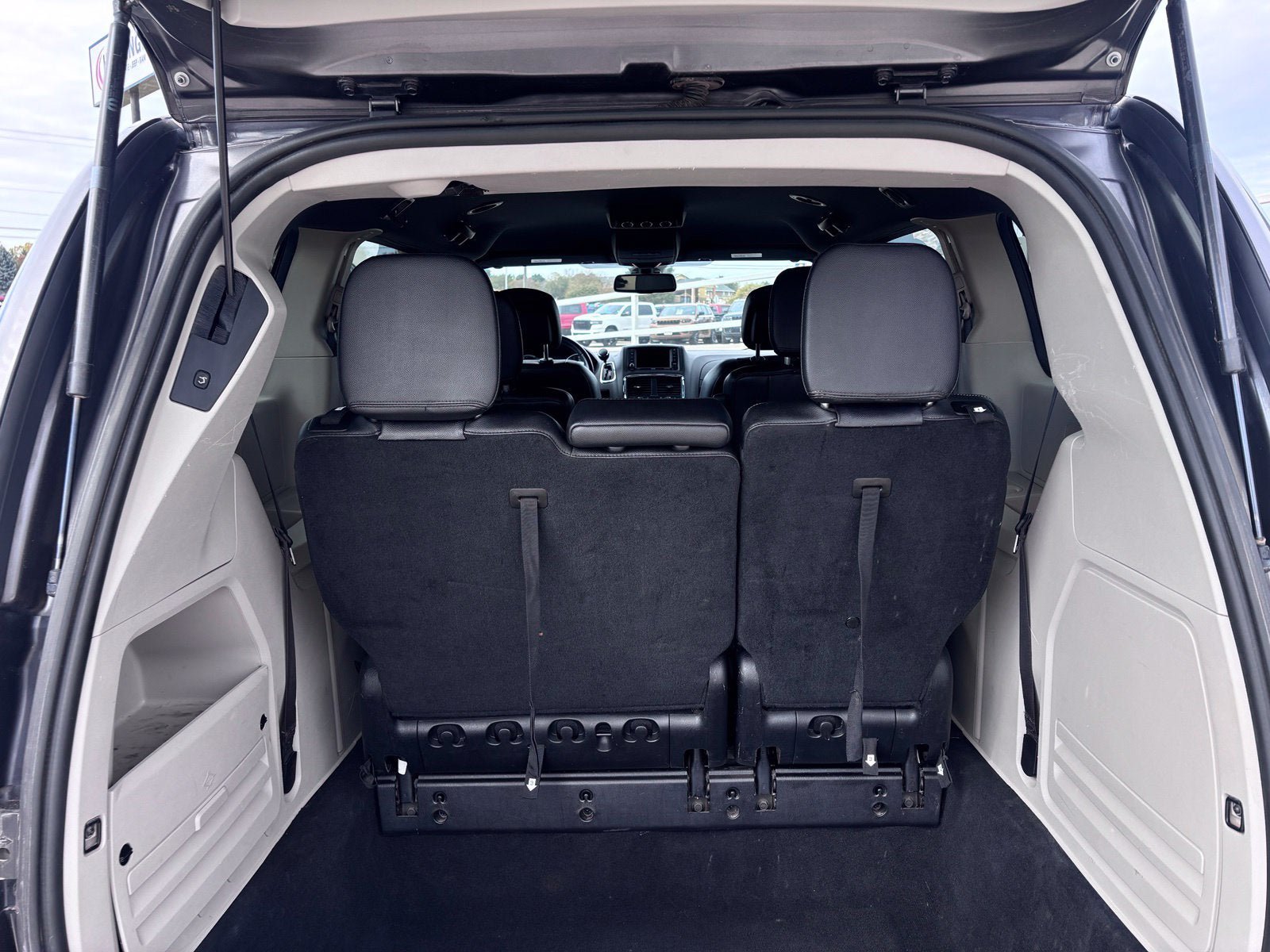 Used 2019 Dodge Grand Caravan SXT FWD image 5