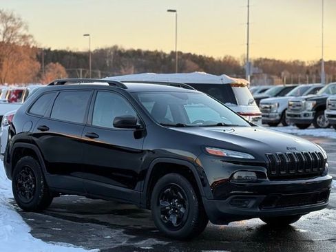Used 2018 Jeep Cherokee Altitude image 33