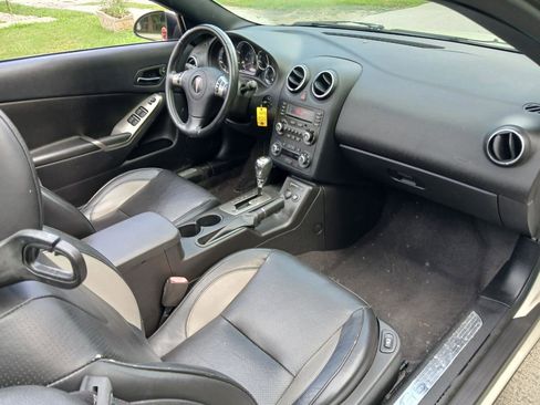 Used 2008 Pontiac G6 GT w/ Sport Package FWD image 11