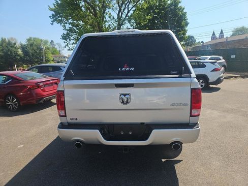Used 2017 RAM 1500 Express AWD/4WD image 4