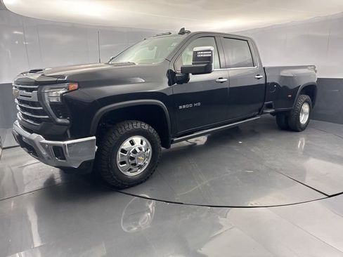Used 2024 Chevrolet Silverado 3500 LTZ w/ LTZ Convenience Package image 2