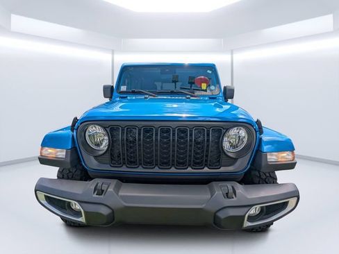 Certified 2025 Jeep Gladiator Sport AWD/4WD image 8