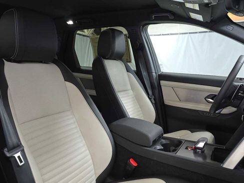 Used 2024 Land Rover Discovery Sport Dynamic SE image 13