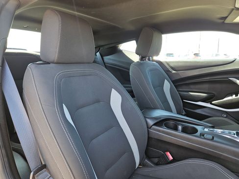 Used 2018 Chevrolet Camaro LT w/ Technology Package image 25