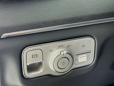 New 2026 Mercedes-Benz GLS 450 4MATIC image 11