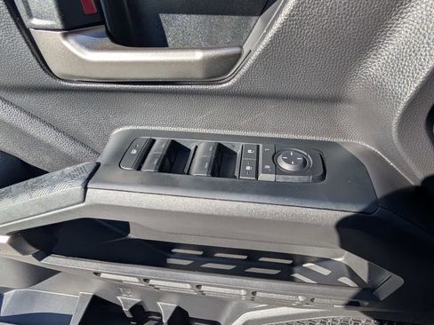 Used 2025 Toyota Tacoma TRD Off-Road image 16