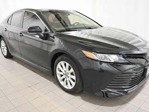 Used 2019 Toyota Camry LE image 14