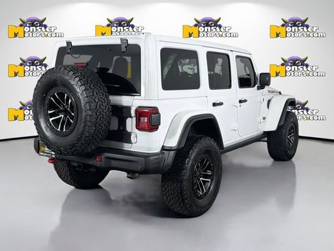 Used 2024 Jeep Wrangler Unlimited Rubicon AWD/4WD image 5