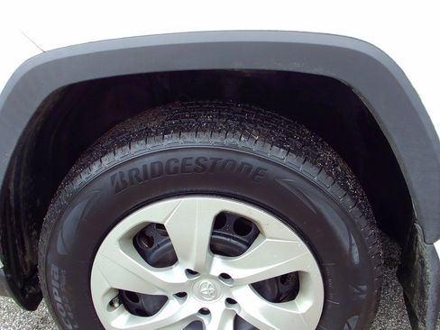 Used 2019 Toyota RAV4 LE w/ Carpet Mat Package FWD image 12