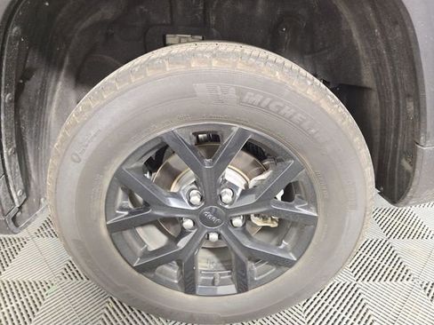 Used 2022 Jeep Grand Cherokee Limited image 11