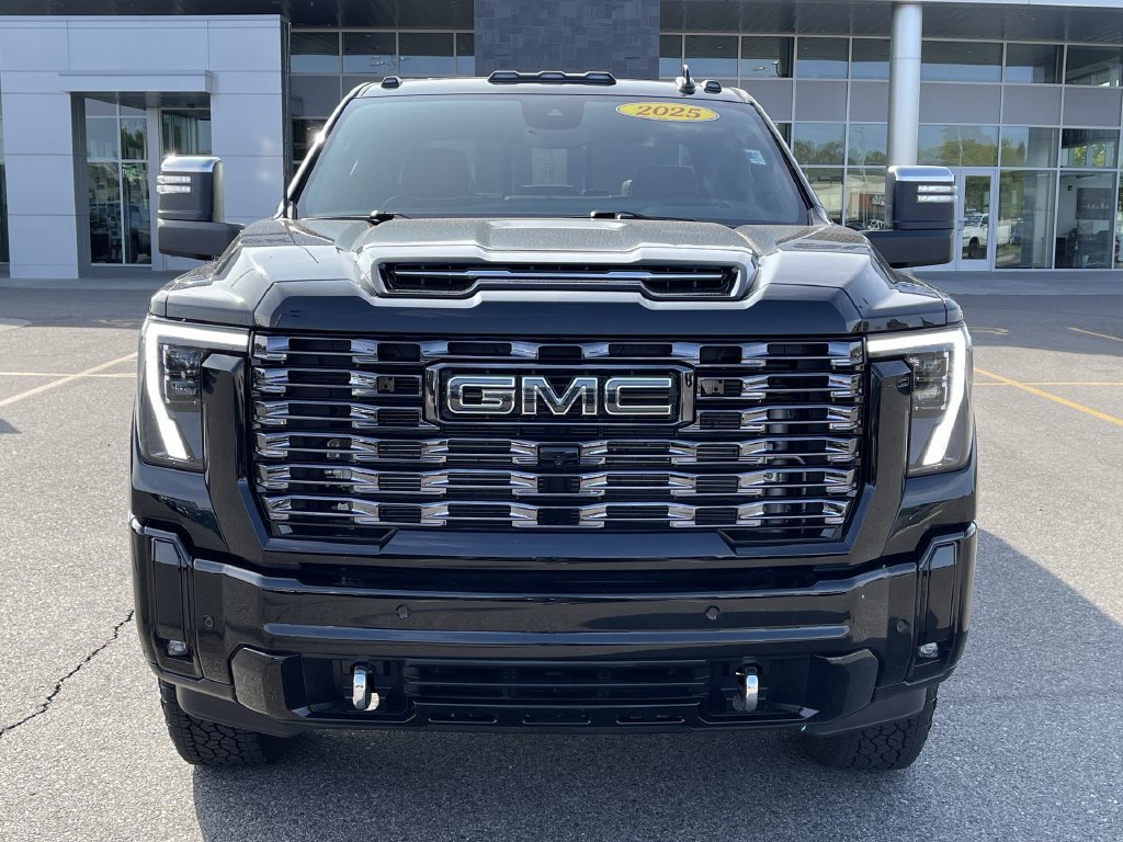 Used 2025 GMC Sierra 3500 Denali Ultimate AWD/4WD image 10