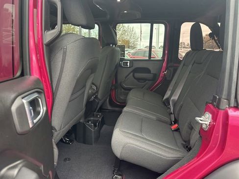 Used 2024 Jeep Wrangler Sport S image 37