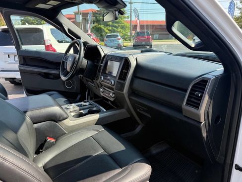 Used 2020 Ford Expedition XLT w/ FX4 Off-Road Package AWD/4WD image 34