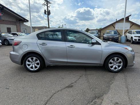 Used 2013 MAZDA MAZDA3 i Sport FWD image 9