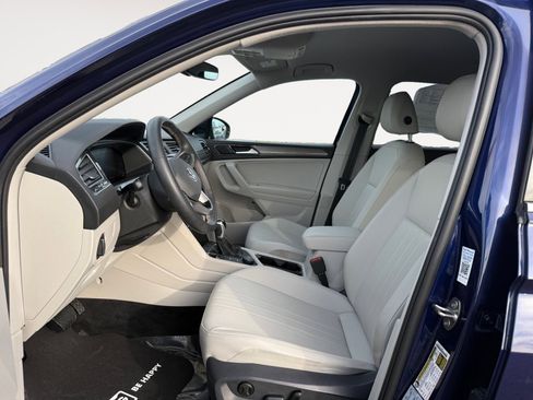 Certified 2022 Volkswagen Tiguan SE image 10