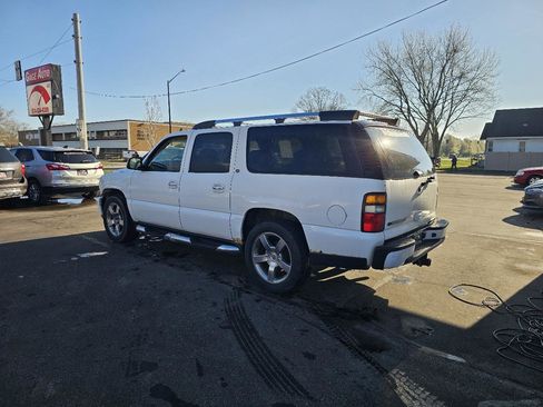 Used 2006 Chevrolet Suburban LTZ w/ Preferred Equipment Group image 7