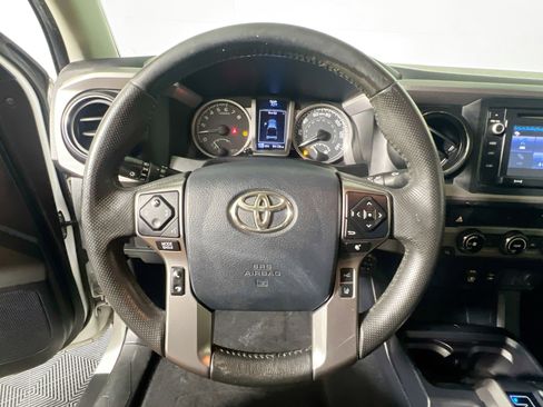 Used 2018 Toyota Tacoma SR5 image 17